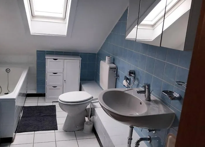 Schraege Nummer In Neheim - Balkon, Wlan & Zentral Lejlighed *